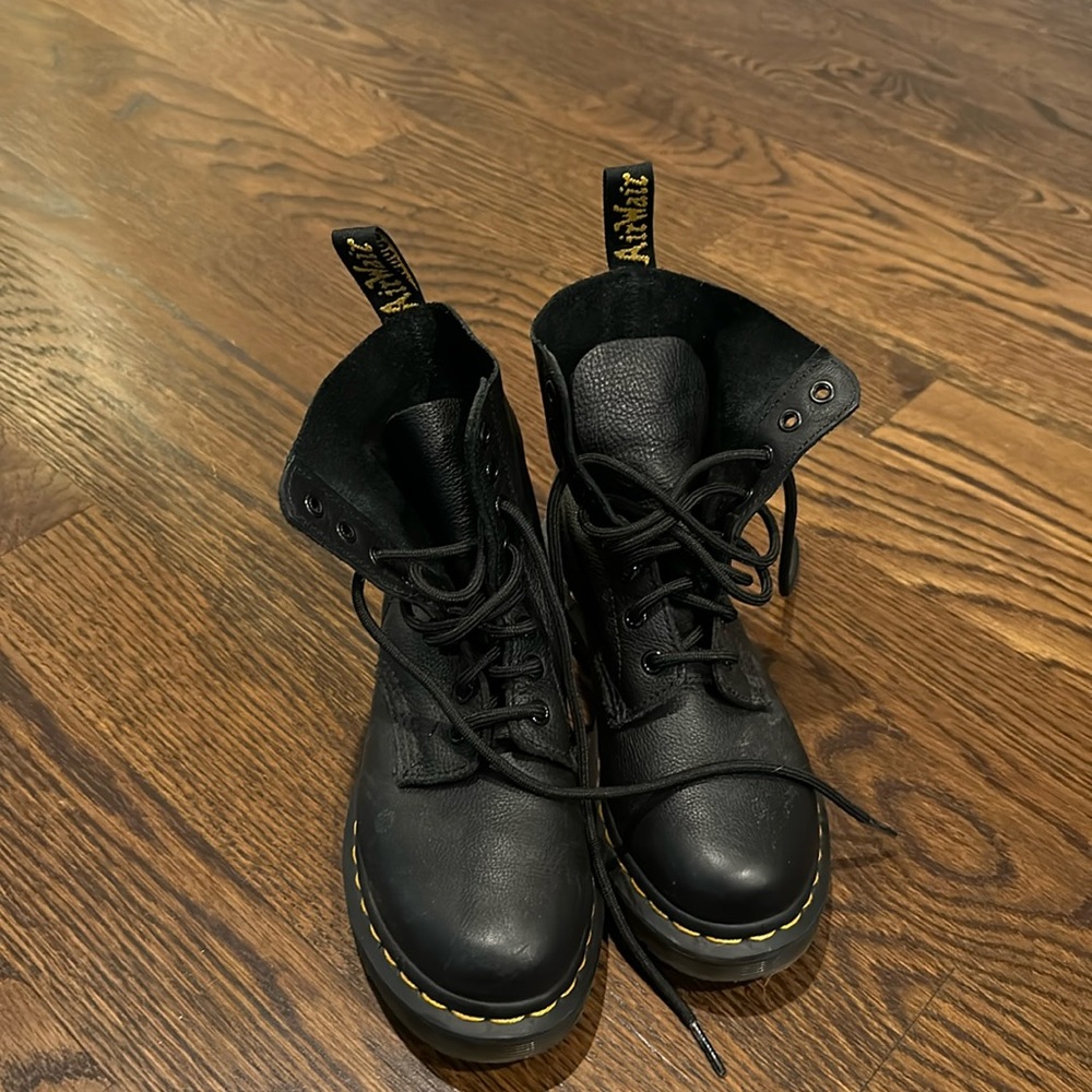 Dr Martens Pascal women size 5